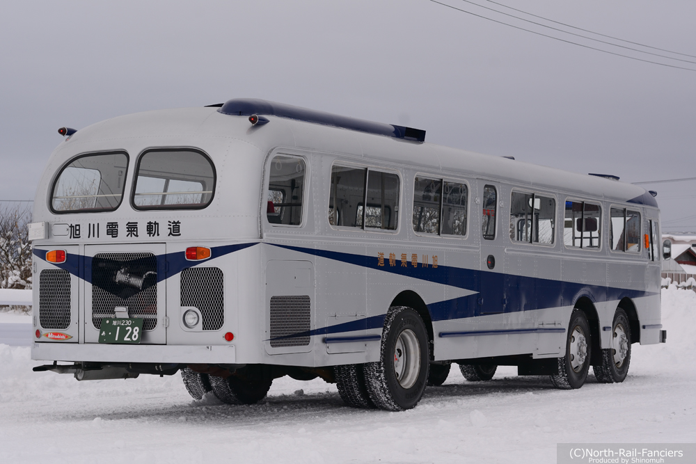 旭川230あ128-運転席側(後)