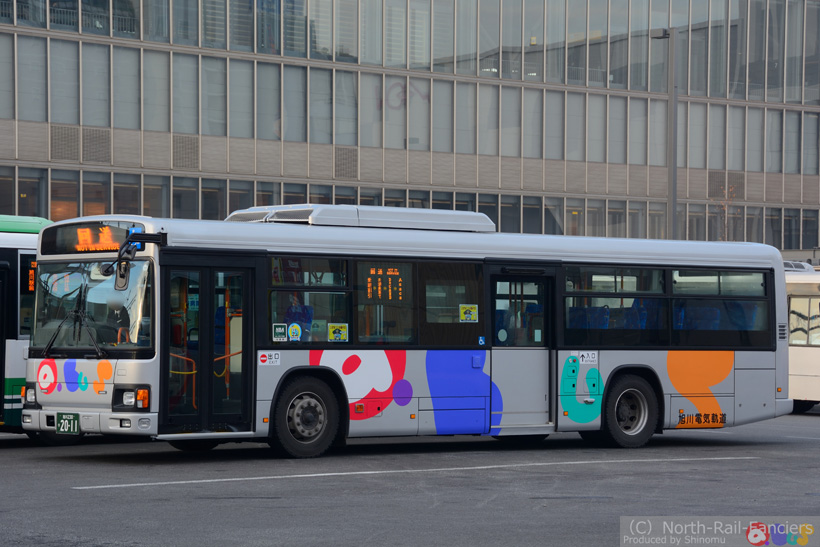 旭川230う2011-1